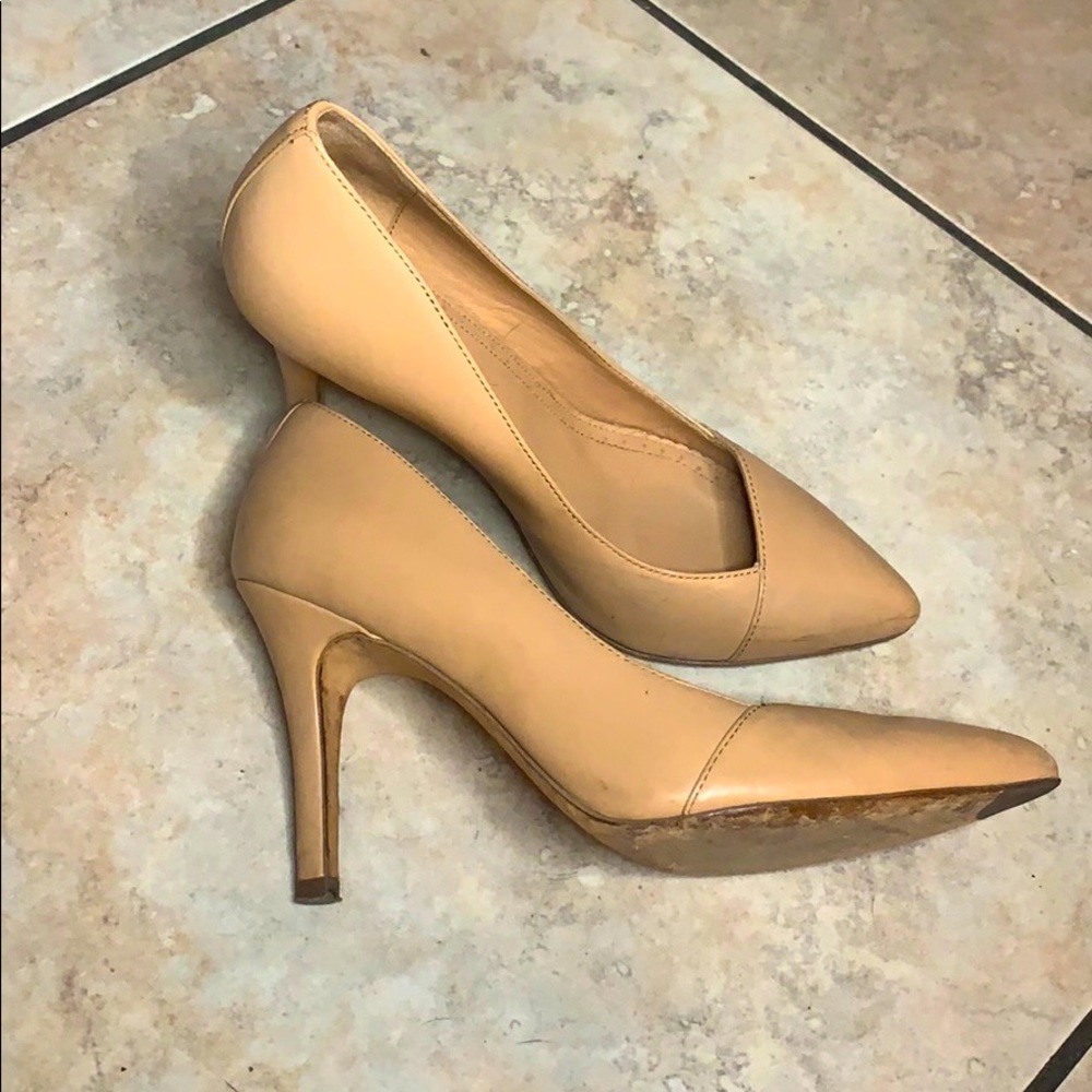 Brooks Brothers Nude Leather Pump